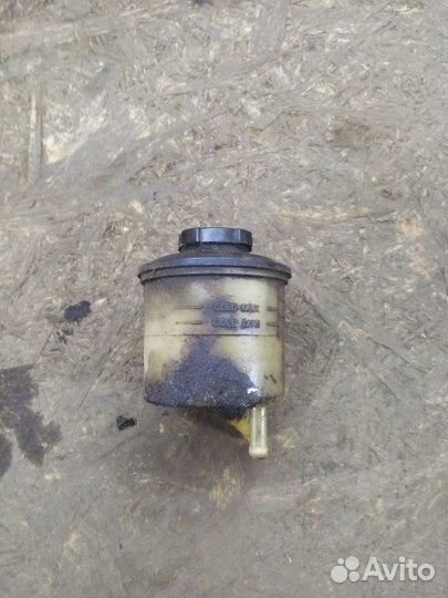 Бачок гидроусилителя Nissan Almera Classic B10