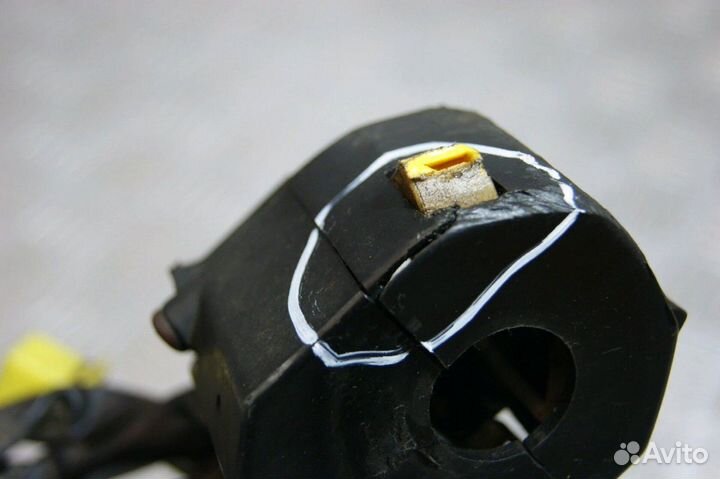 Пульт левый Suzuki GSF250 Bandit, GJ77A