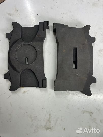 Пластина тормозного суппорта(правая)