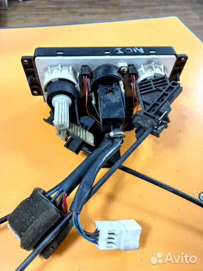 Блок управления отопителем + тросы Kia Rio 1