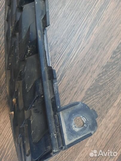 Решётка радиатора Nissan Juke