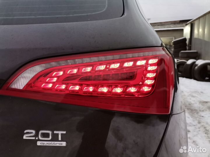 Фонарь правый Audi Q5 до рестайлинг 8R0945094A