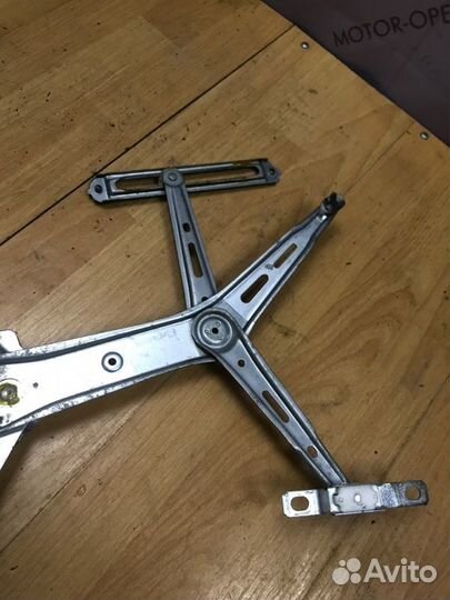 Стеклоподъемник передний левый Opel Zafira A
