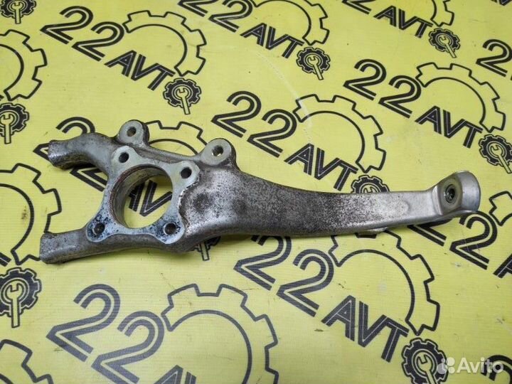 Цапфа (поворотный кулак) передняя правая Lexus