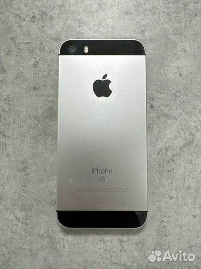 iPhone SE, 32 ГБ