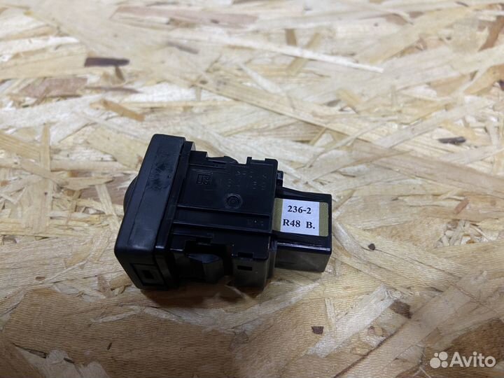 Кнопка корректора фар Toyota RAV 4 40