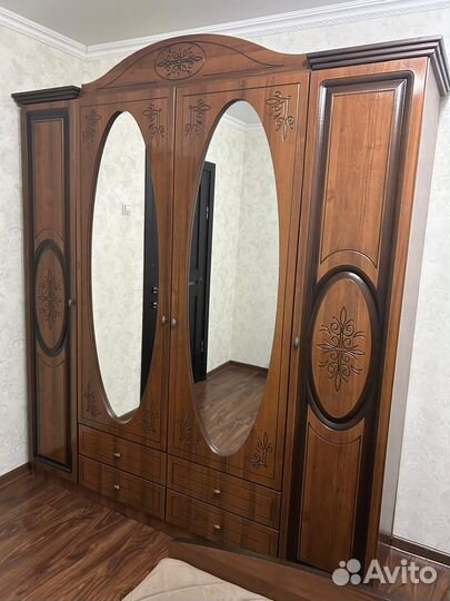 Спальный гарнитур б/у