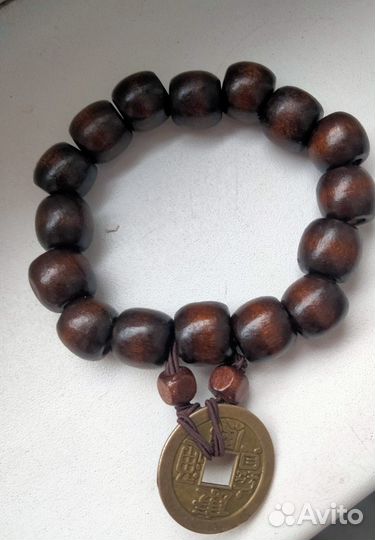 Браслет мужской из дерева с китайской монетой