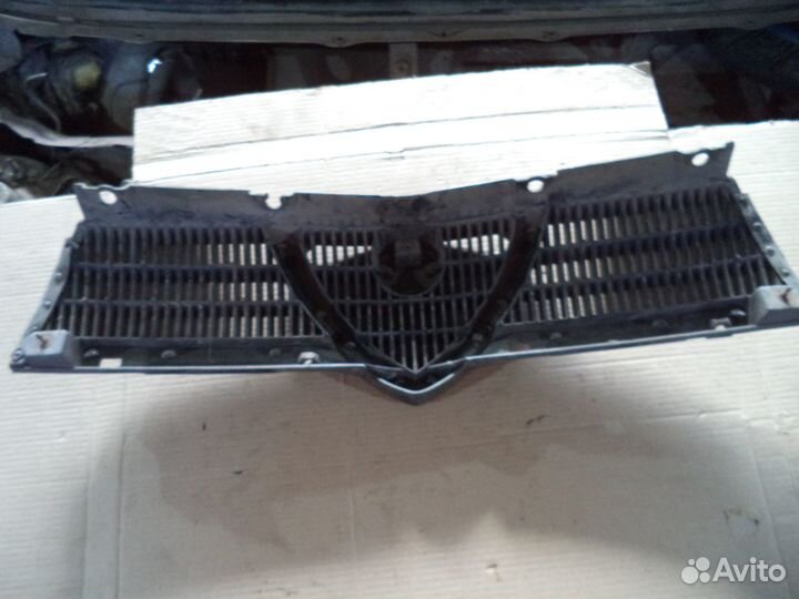 Решетка радиатора Alfa Romeo 155