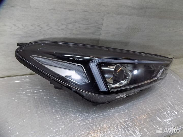 Фара правая Hyundai Tucson