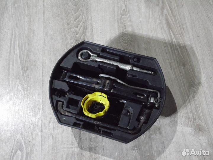 Домкрат комплект Пежо 308