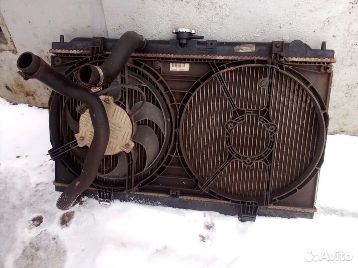 Nissan almera n16 диффузор с вентилятором