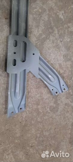 Усилитель двери пер. П. Vw Golf Plush 1/2007