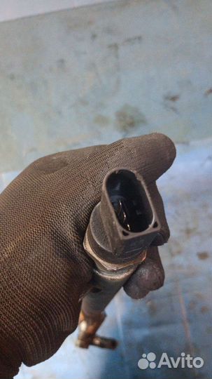 Датчик давления топлива двигателя Mercedes om646