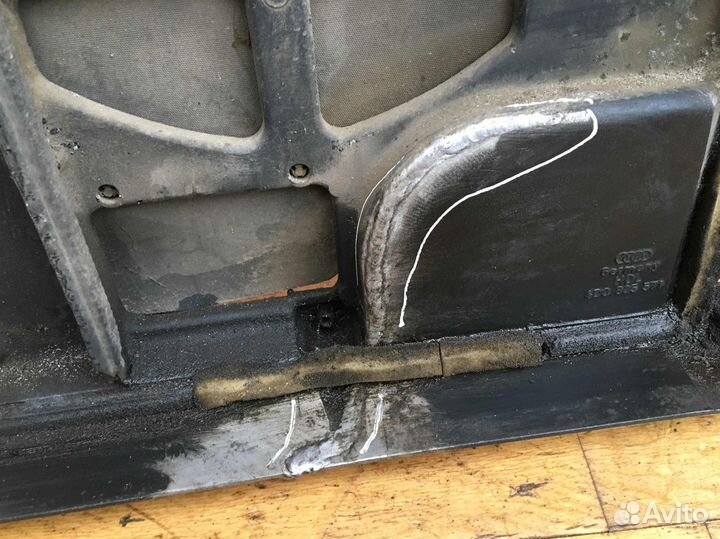 Передняя панель телевизор Audi a8 d2 4.2