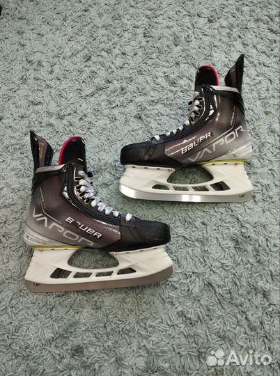 Коньки хоккейные