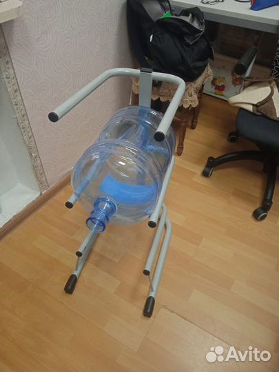 Стойка для бутылей 19л