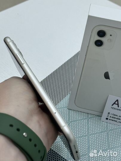 iPhone 11, 64 ГБ