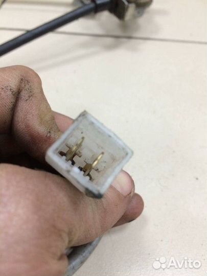 Стеклоподъемник электрический правый