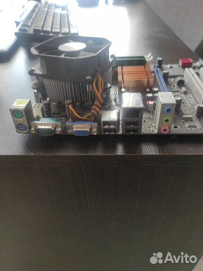 Материнская плата LGA775 с процессором