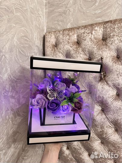 Подарок девушке розы