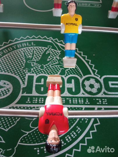 Настольный футбол (кикер)