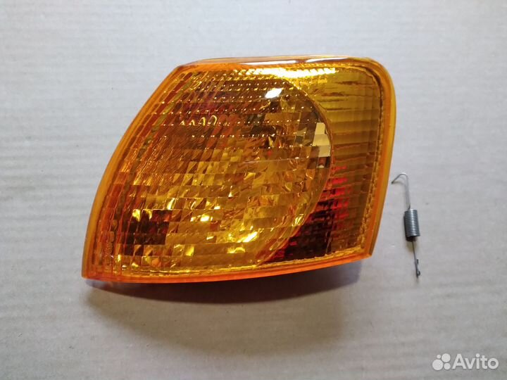 Указатель поворота левый Volkswagen Passat B5