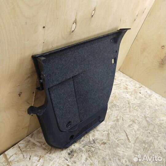 Обшивка отсека багажника правая Volkswagen Tiguan