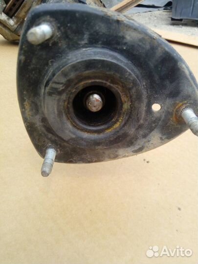 Кулак поворотный передний правый Geely Mk седан