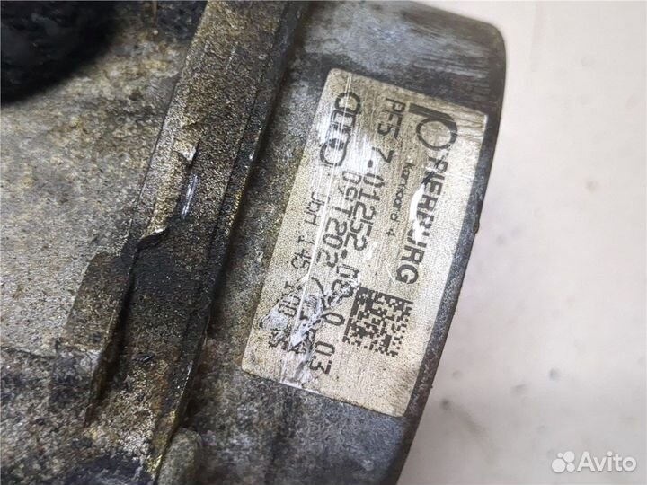 Насос вакуумный Volkswagen Passat CC, 2010