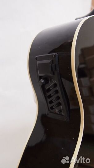 Электроакустическая гитара
