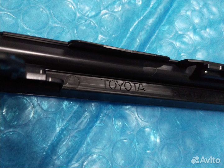 Молдинг бампера рав 4 -5 верхний правый Новый