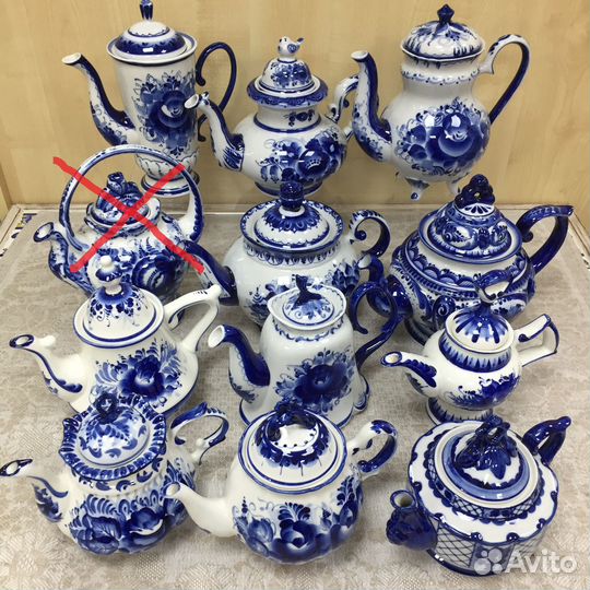 Коллекция чайников гжель