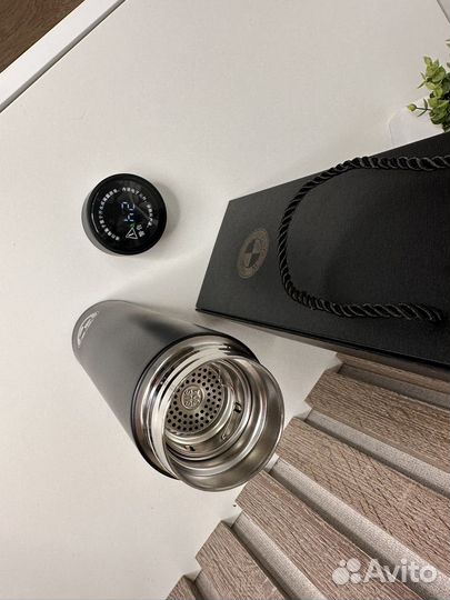 Подарочный термос BMW с датчиком температуры