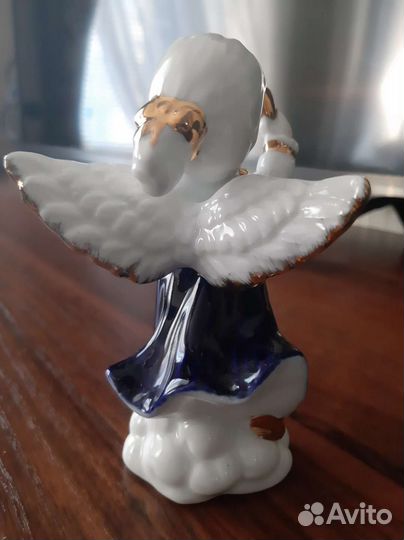 Статуэтка фарфор