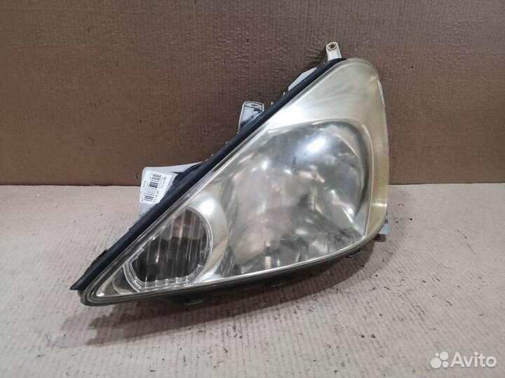 Фары Toyota Allion AZT240