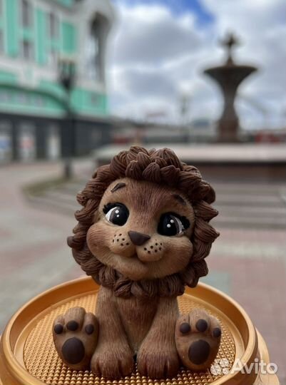 Конфеты и фигурки из шоколада ручной работы