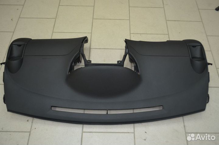 Торпедо панель приборов Тойота Ярис