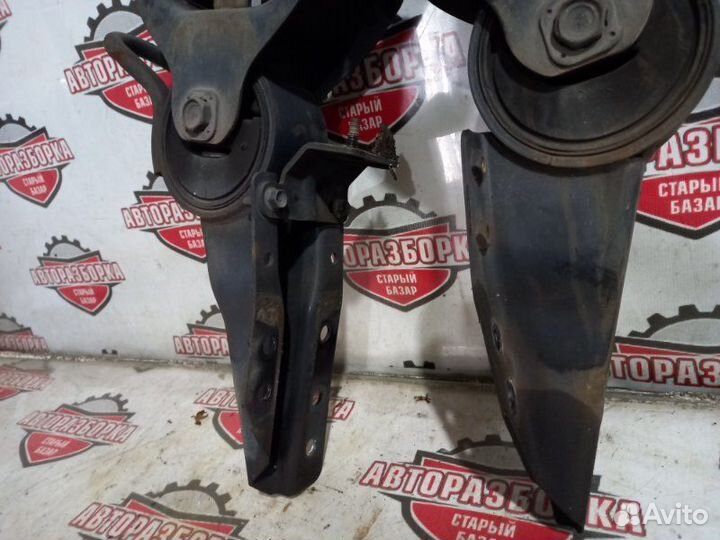 Подушка кабины Isuzu Elf NKR71E 4HG1 1999