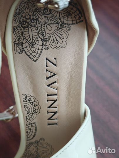 Босоножки женские на высоком каблуке с платформой