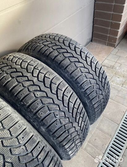 Bridgestone Blizzak Spike-01 255/60 R18 112T