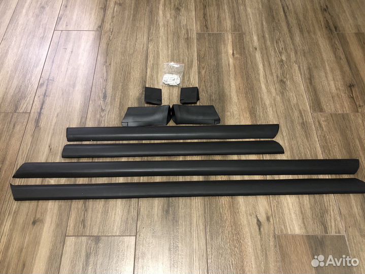 Молдинги дверей Ауди 100 А6 45 кузов с4 нижние