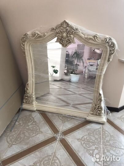 Зеркало настенное новое