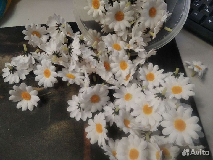 Искусственный цветок ромашка