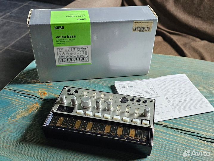 Синтезатор Korg volca bass
