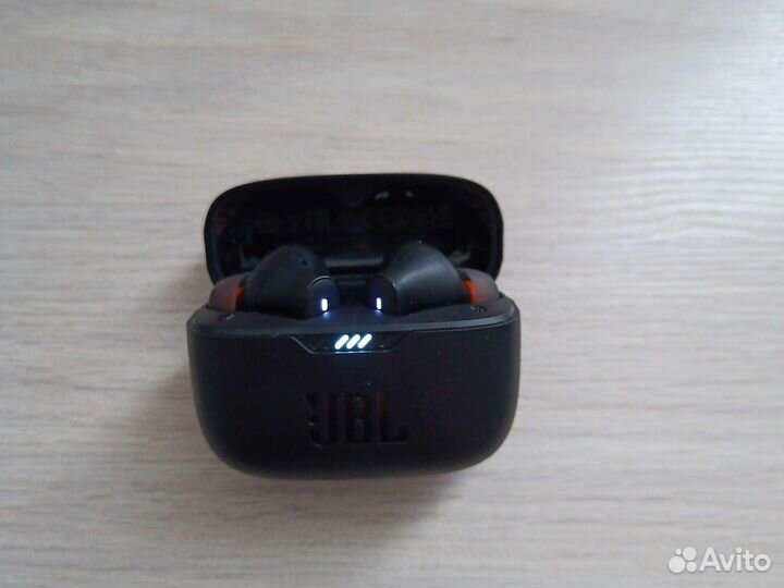 Блютуз наушники JBL