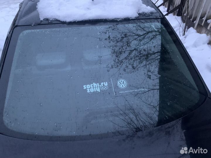 Стекло заднее на volkswagen jetta 6