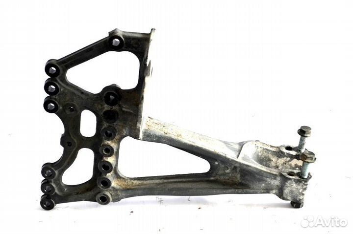 Кронштейн реактивной тяги, ведущего моста, правый