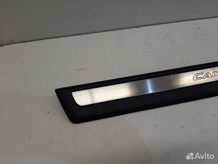 Накладка порога внутренняя передняя правая Toyota