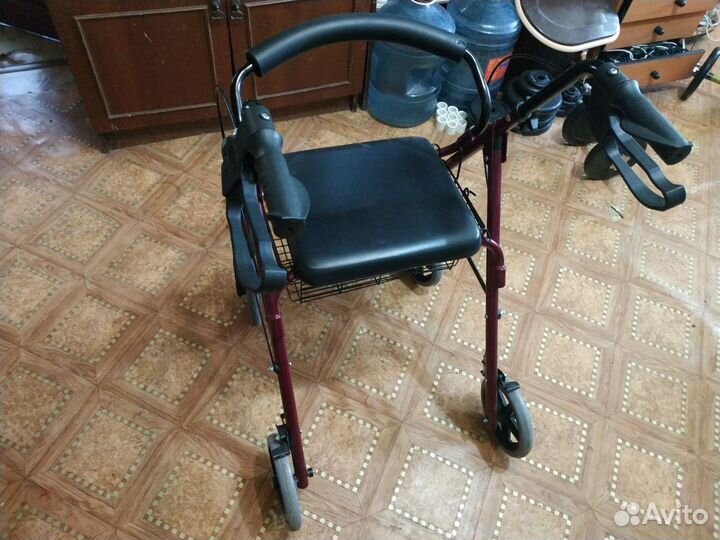 Ходунки для взрослых на колесах с корзинкой